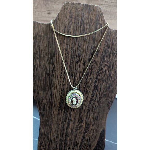 Vintage Cameo Pendant Necklace Beaded Rhinestones Intricate Victorian  Estate - Picture 10 of 12